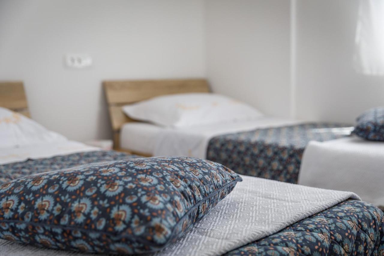 Apartmen Plus U Centru Blizu Plaze Njivice Bagian luar foto