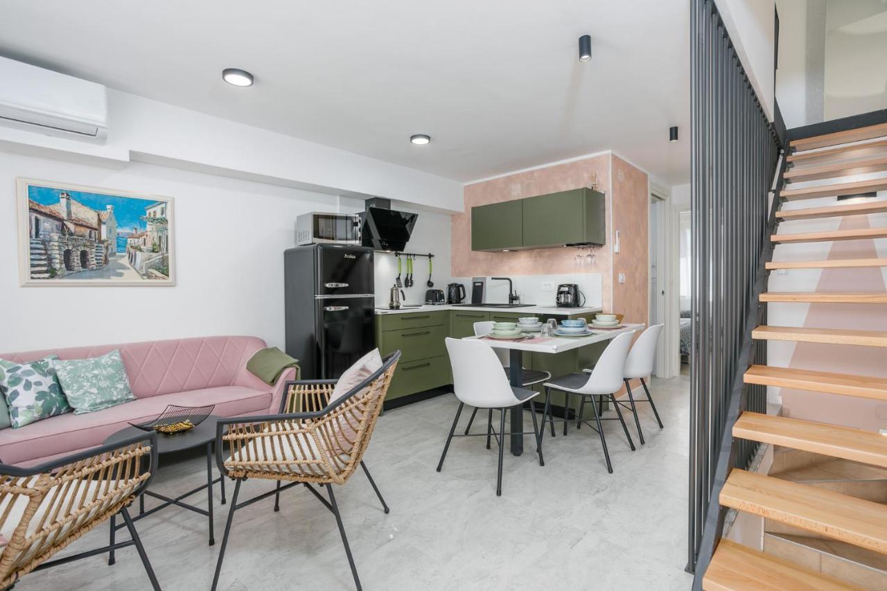 Apartmen Plus U Centru Blizu Plaze Njivice Bagian luar foto