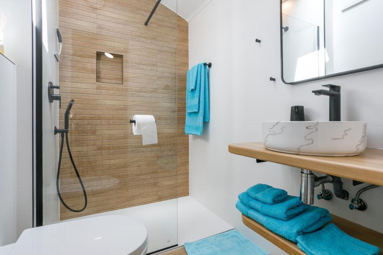 Apartmen Plus U Centru Blizu Plaze Njivice Bagian luar foto